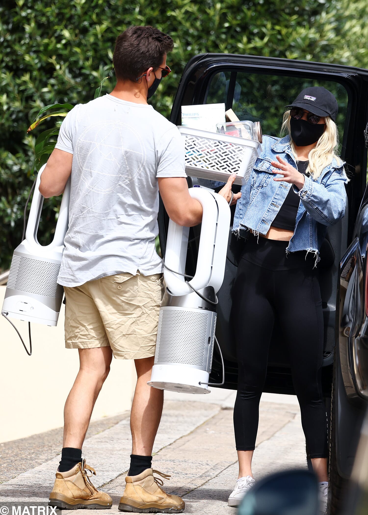 Jimmy and Holly from The Bachelor, FYI