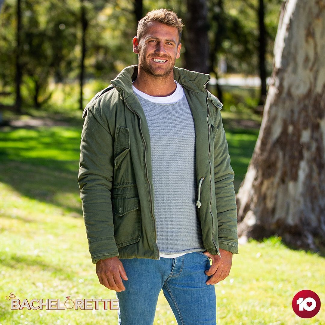 Elly's rumoured Bachelorette winner Frazer Neate has been chatting with other girls on Instagram