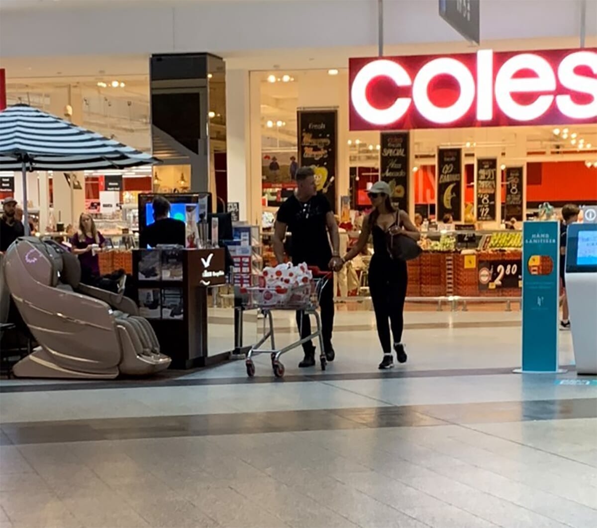 Nothing says 'we're back together' quite like a romantic trip to Coles