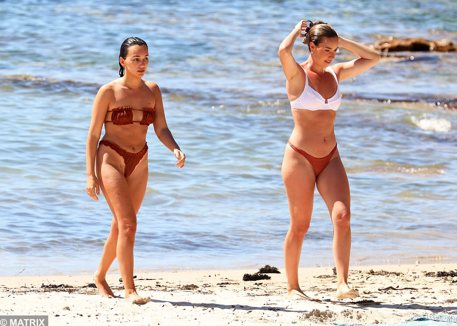 The girls looking smokin' hot