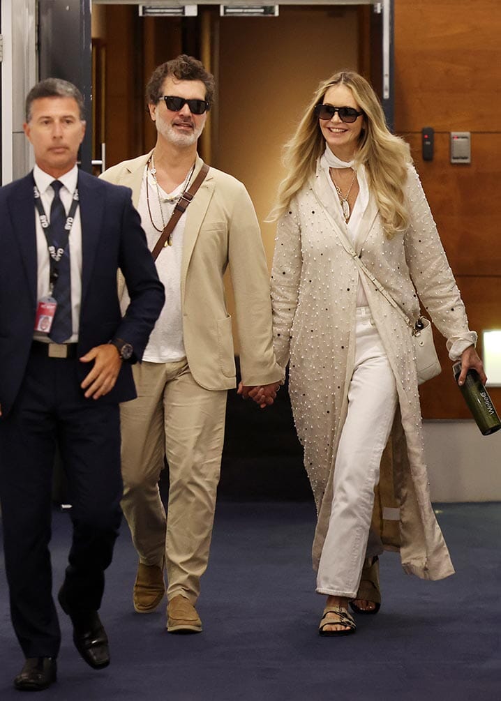 Pictured: Elle Macpherson arrives in Sydney with Doyle Bramhall