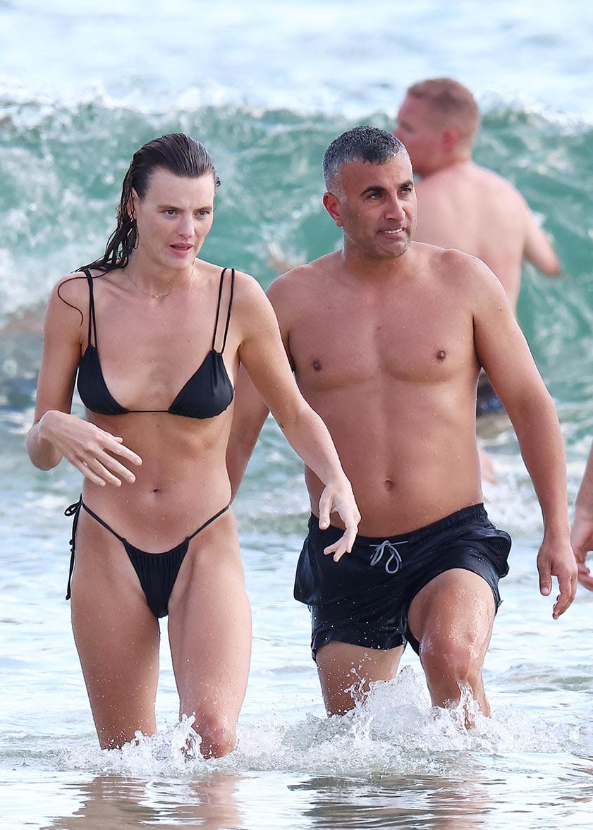 Pictured: Montana Cox & mystery man at Bondi Beach